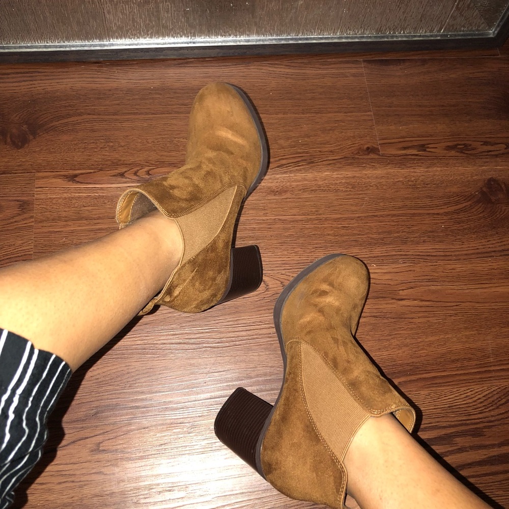 boots - Picture 3 of 7